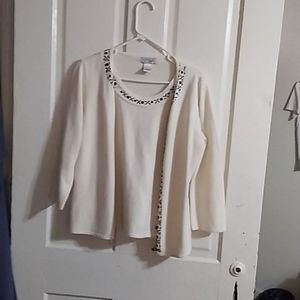 Little white sweater with black designs